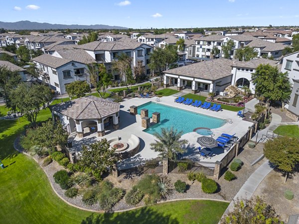 pool at Bella Mirage Apartments