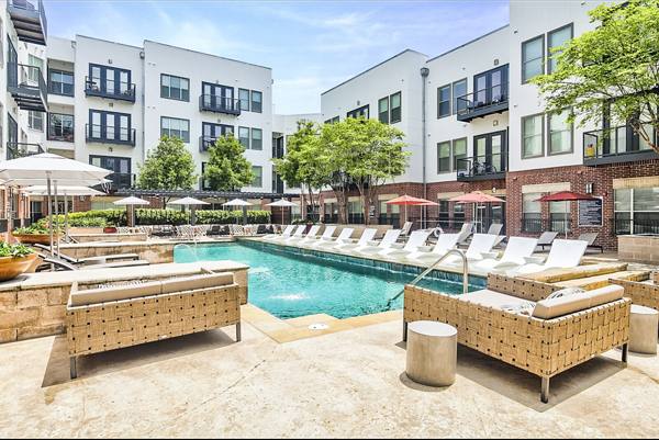 pool at 2929 Wycliff Apartments