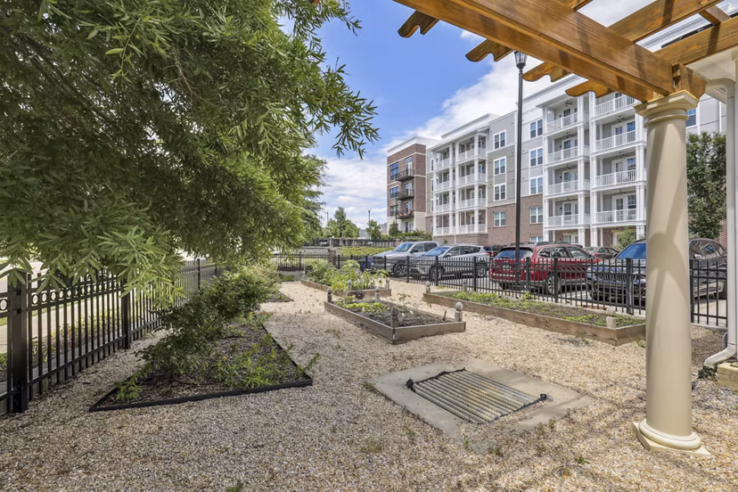 courtyard at High Street View Luxury Apartments