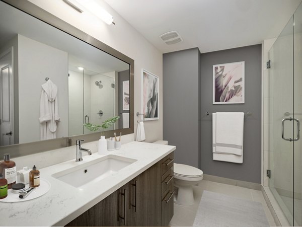 bathroom at Laureat Apartments 