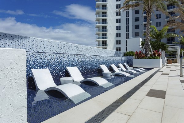 patio at Laureat Apartments 