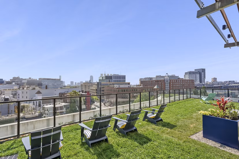 grill area at Watermark Central Apartments