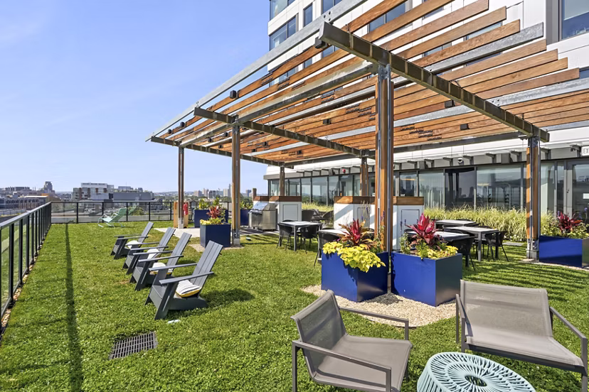 grill area at Watermark Central Apartments