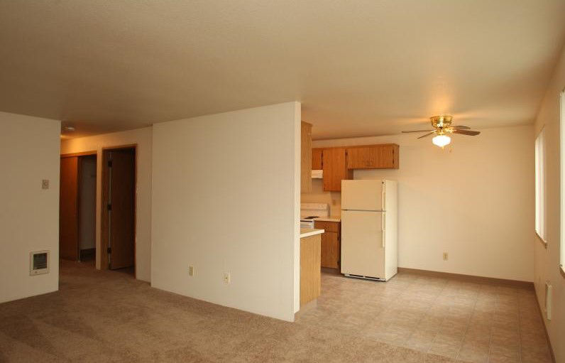Village East Apartments Salem Or 4 of 5