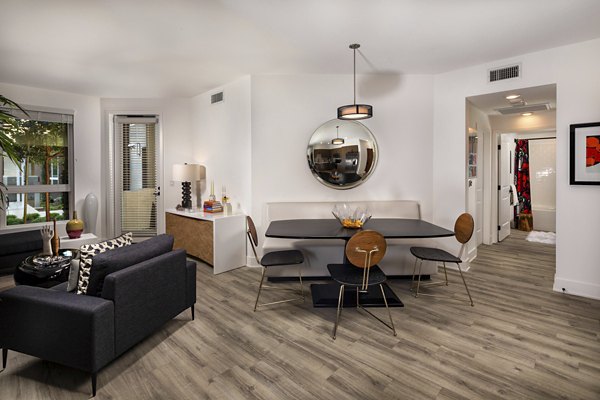 dining area at Clarendon Apartments