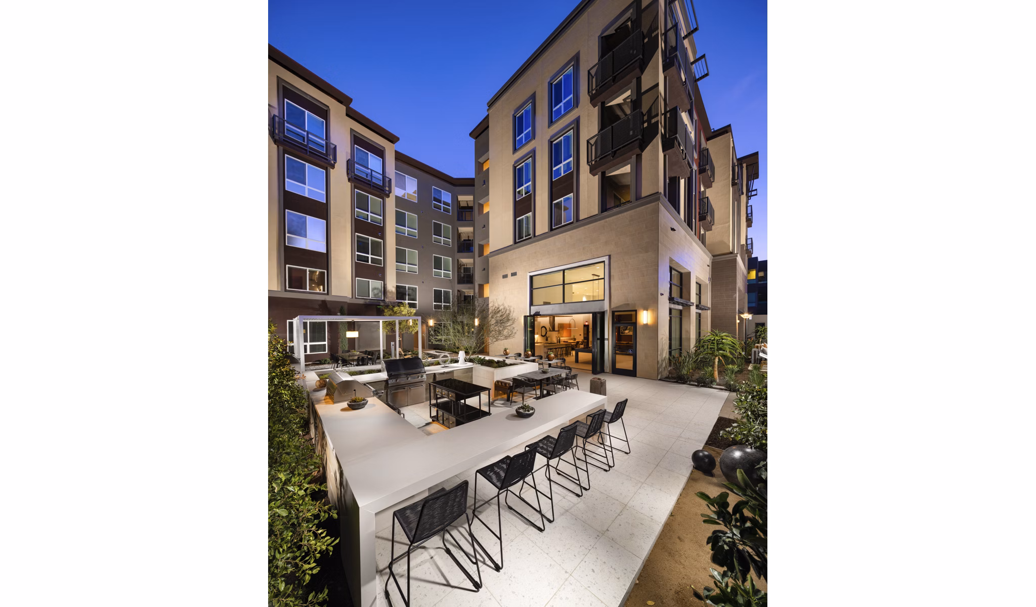 grill area at Clarendon Apartments