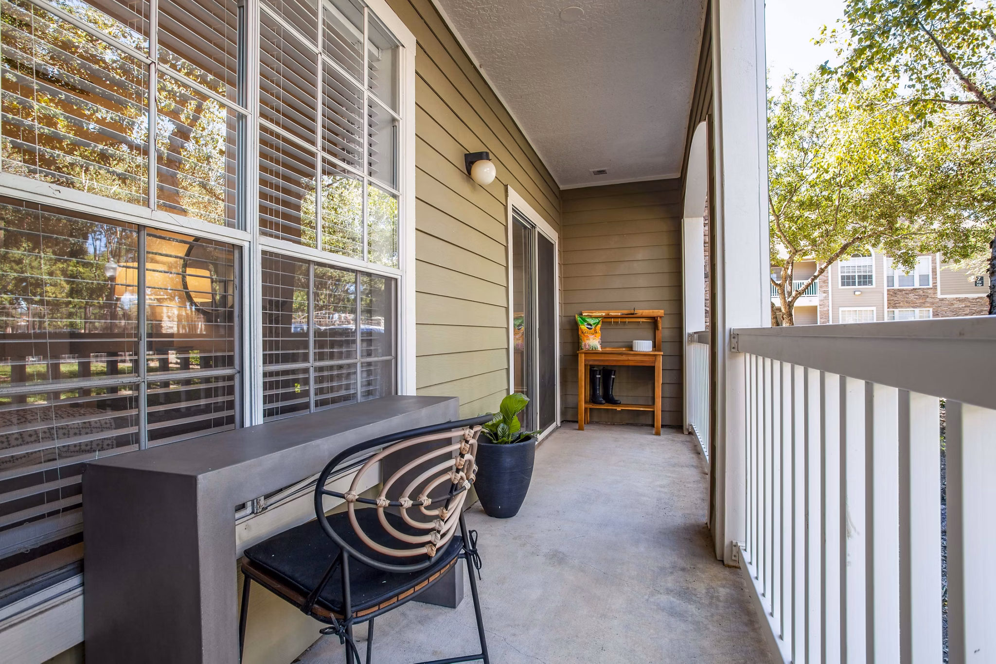 patio at Avana Eldridge Apartments