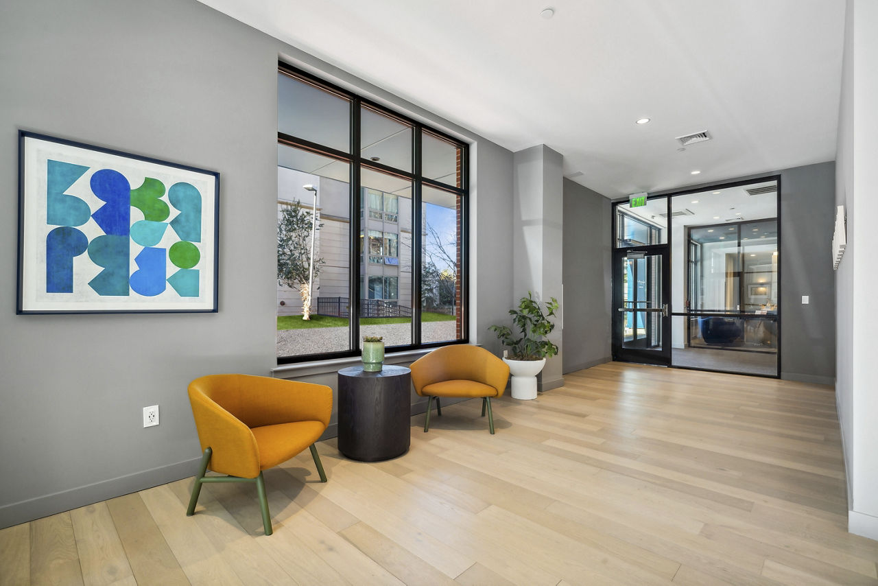 Lobby at Edgewater (1 of 4)