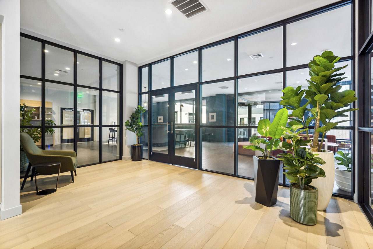Lobby at Edgewater (2 of 4)