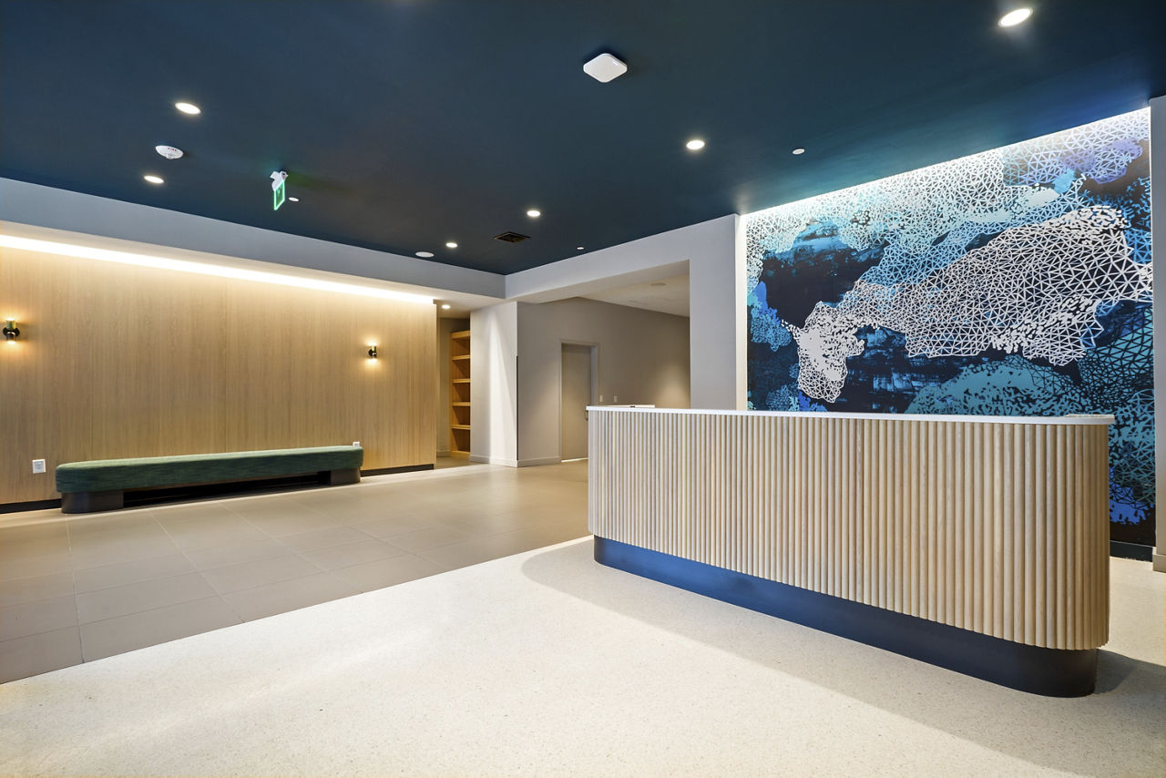 Lobby at Edgewater (3 of 4)