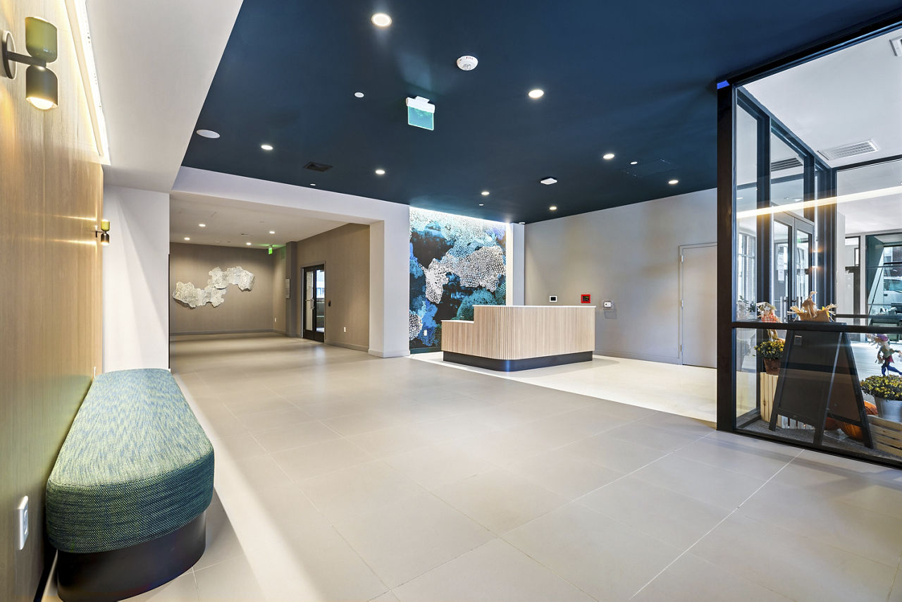 Lobby at Edgewater (4 of 4)
