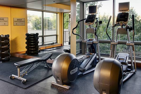 fitness center at Edgewater Apartments