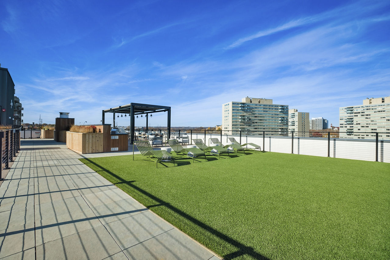 Roof deck at Edgewater (1 of 6)