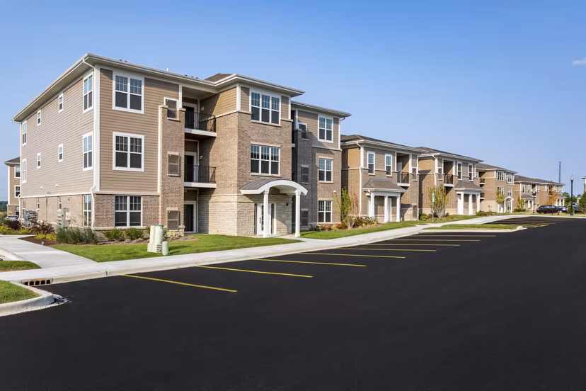 building at Highland Ridge Apartments
