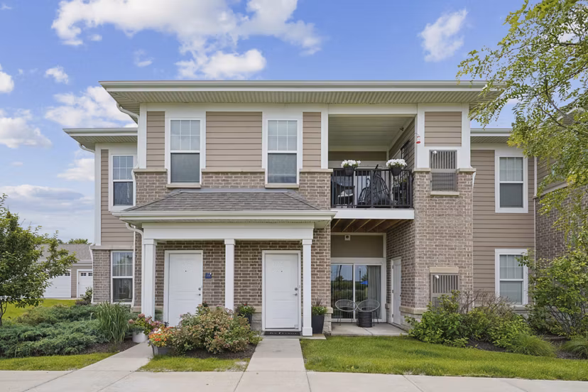 building at Highland Ridge Apartments