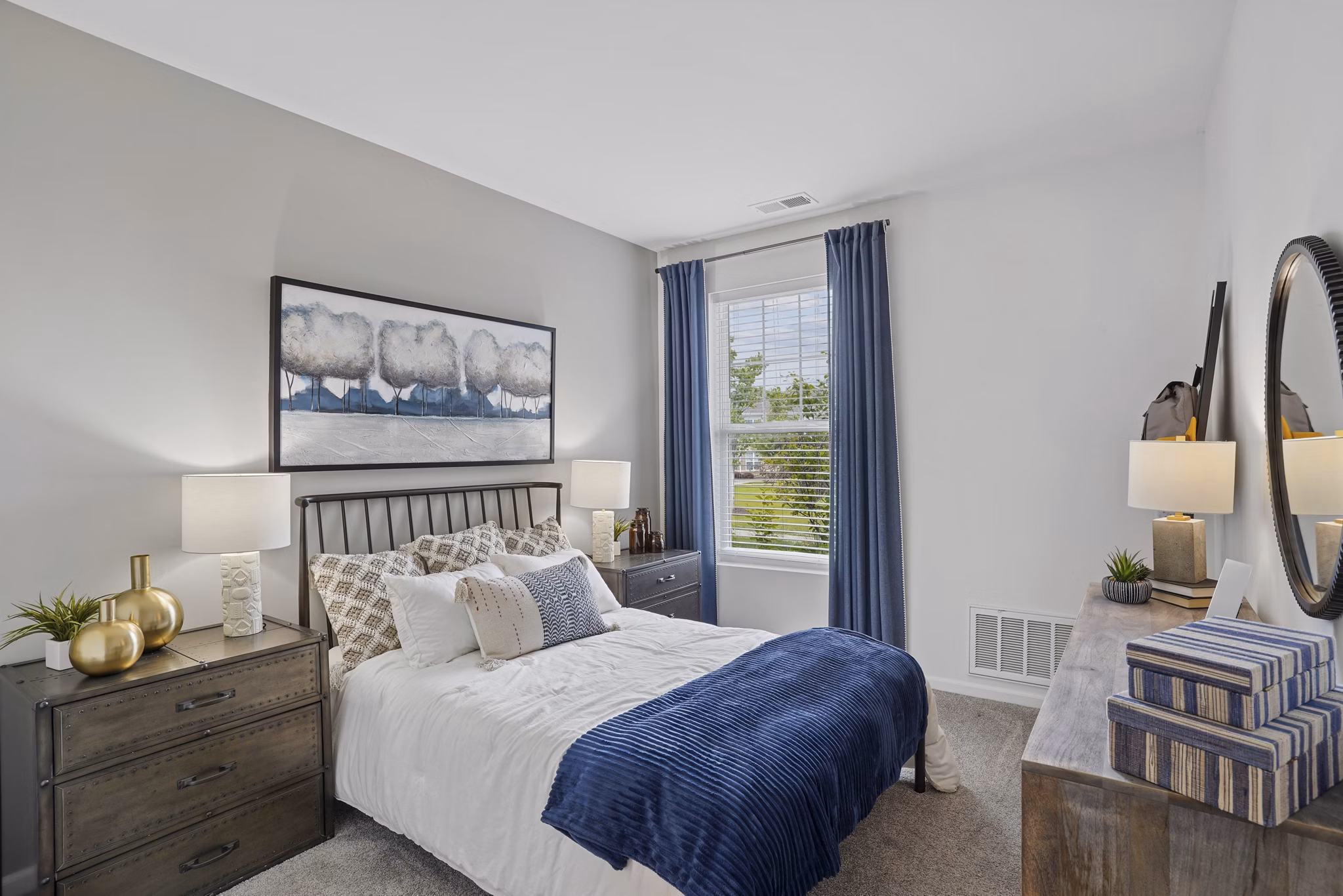 bedroom at Highland Ridge Apartments