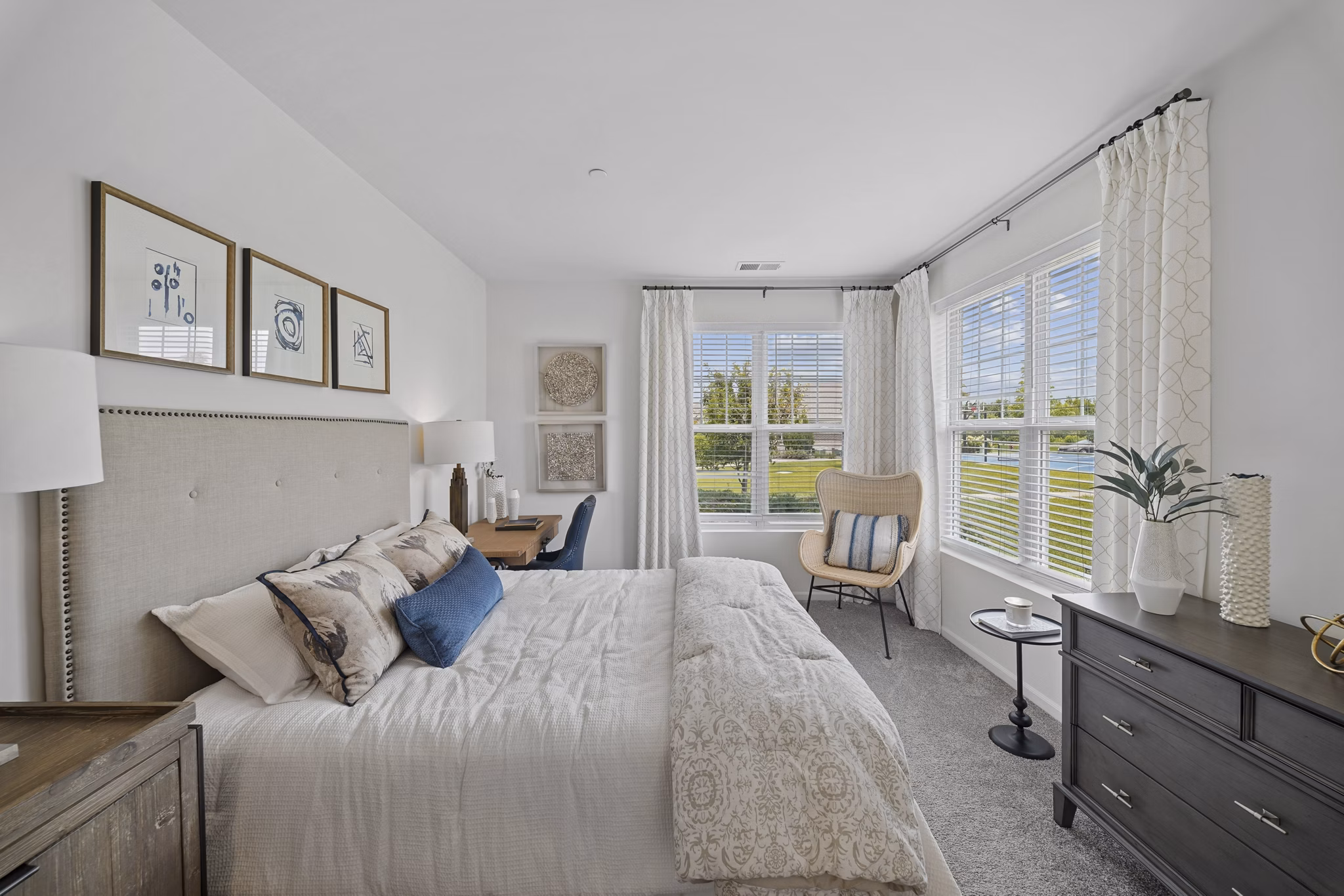 bedroom at Highland Ridge Apartments