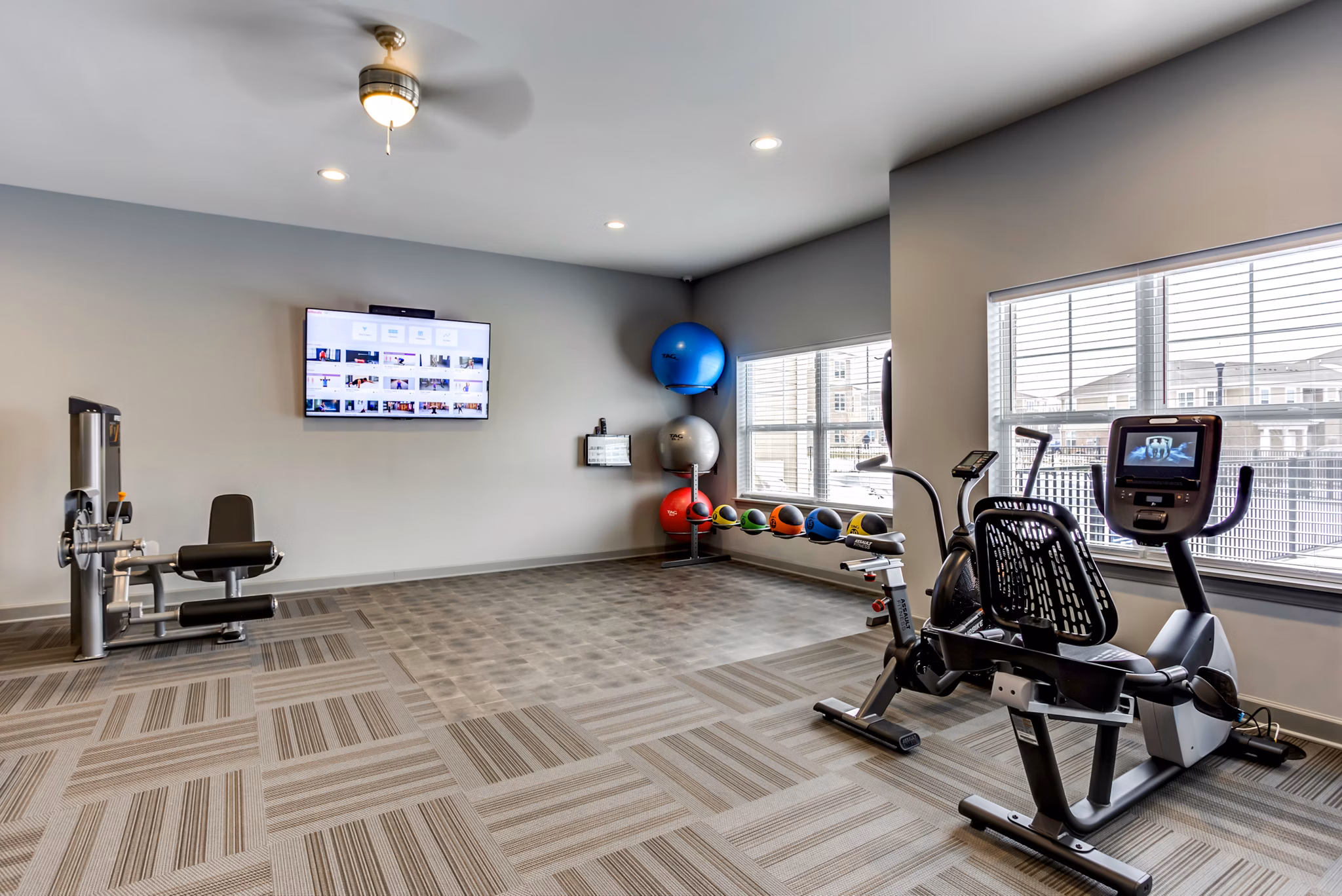 fitness center at Highland Ridge Apartments