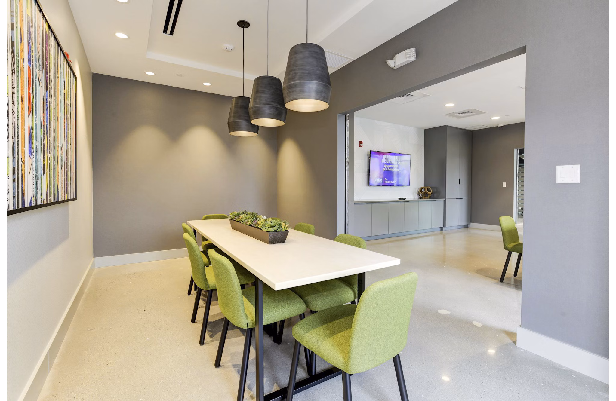 Wheelhouse Apartments: Modern meeting facility designed for collaboration and productivity