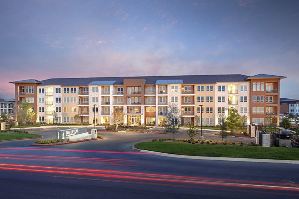 The Upton at Longhorn Quarry: Contemporary luxury apartments in vibrant San Antonio neighborhood
