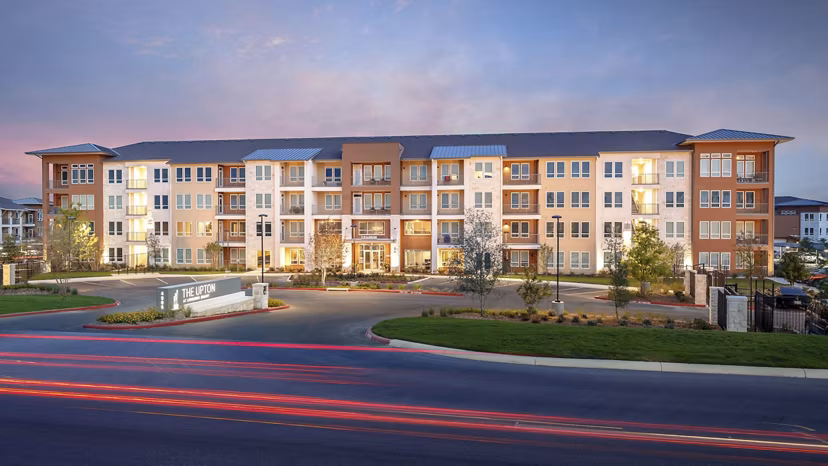 The Upton at Longhorn Quarry: Contemporary of luxury apartments in San Antonio