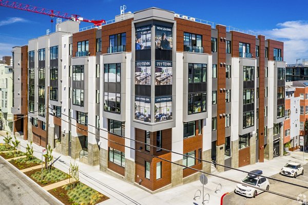 777 Tenn Apartments: Contemporary luxury high-rise building in the vibrant Nashville neighborhood
