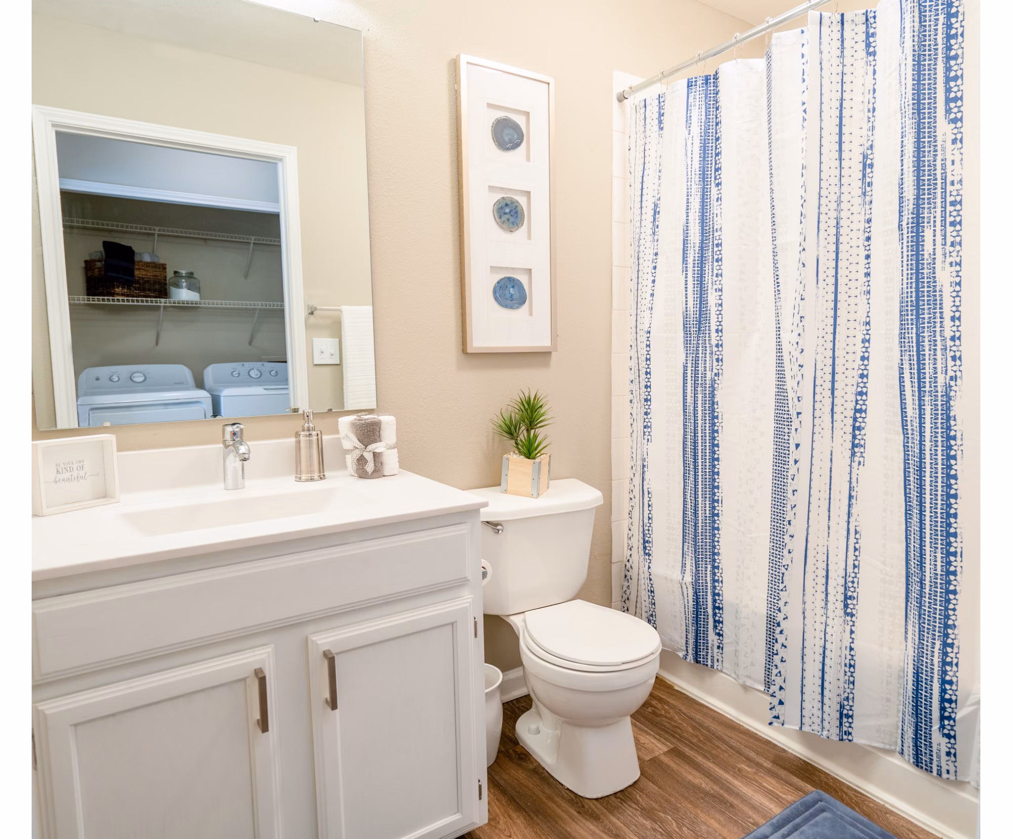 bathroom at Matthew's Reserve Apartments