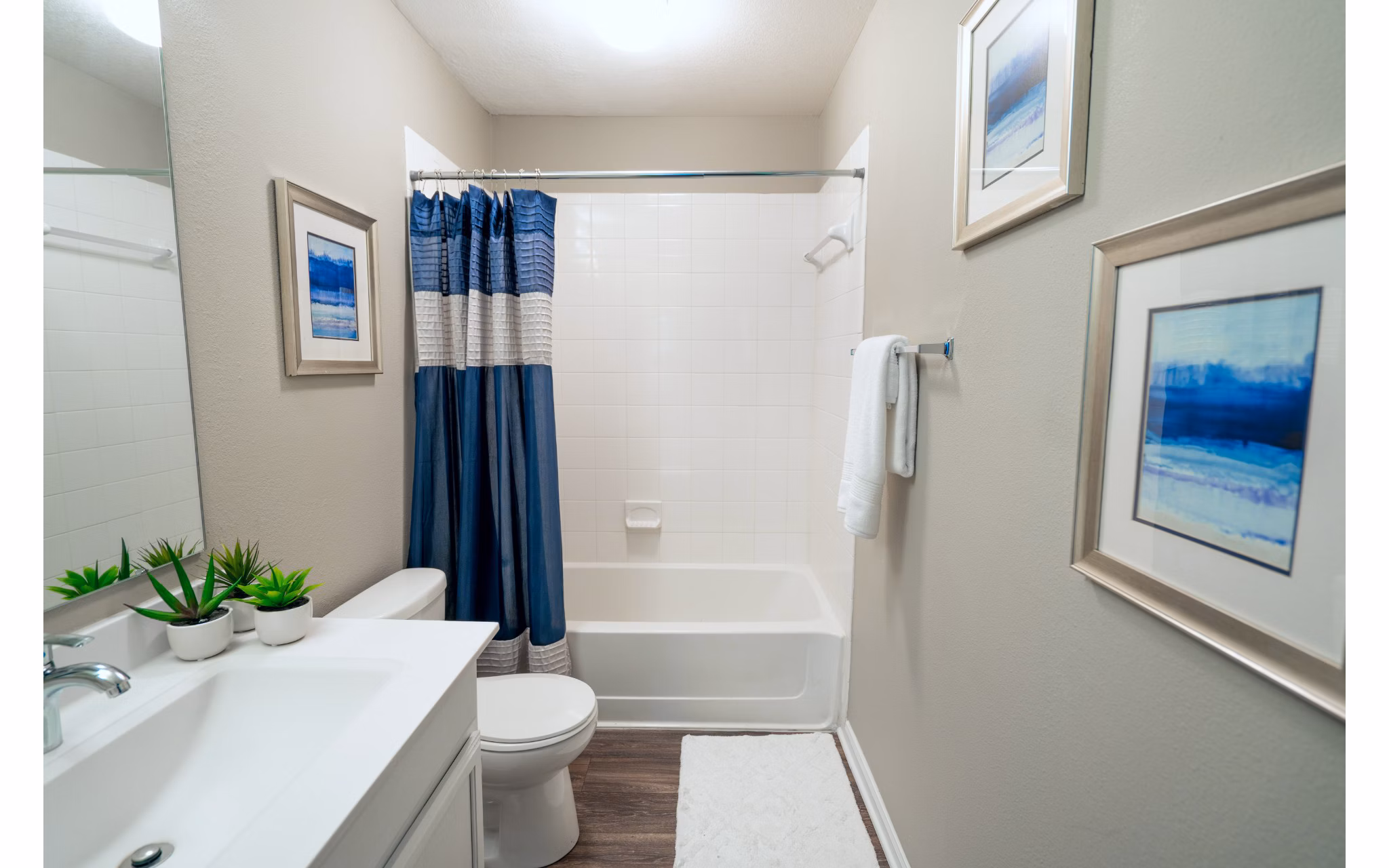 bathroom at Matthew's Reserve Apartments