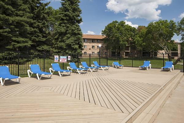 sundeck at Woods at Burnsville Apartments