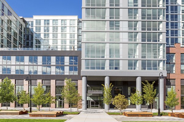 7 Seventy House: Modern luxury apartments in downtown Hoboken, near NYC skyline