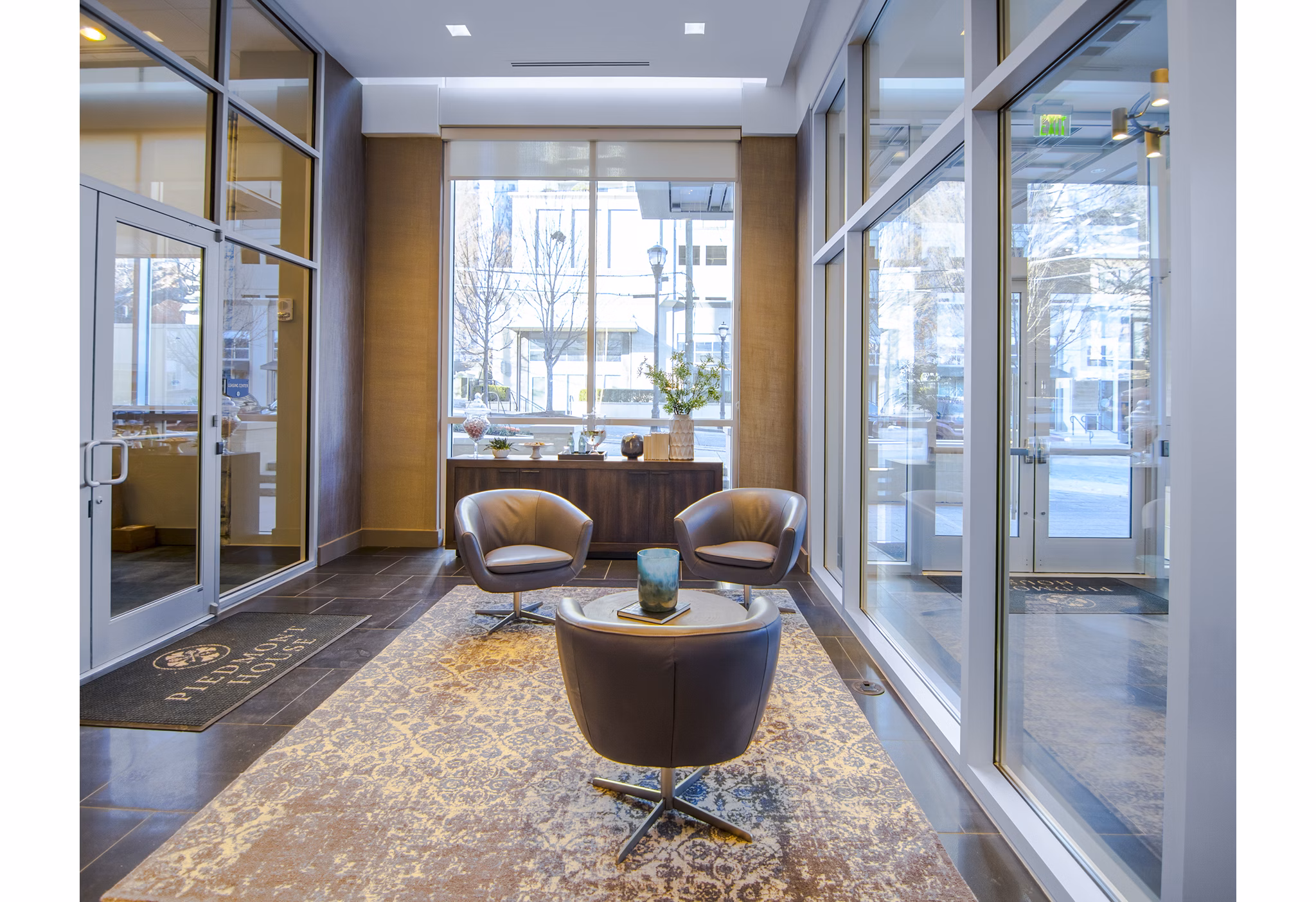 Leasing office featuring modern furnishings at Piedmont House Apartments in Atlanta
