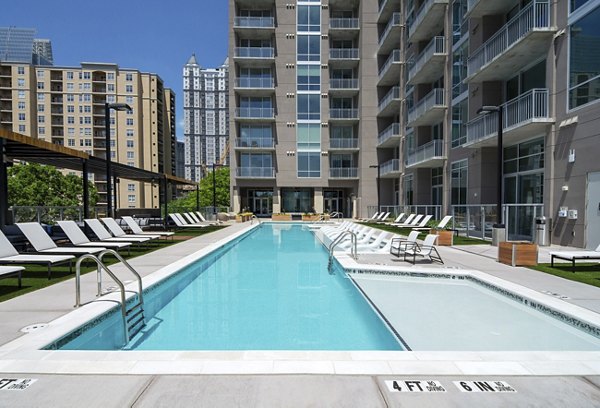 pool at Piedmont House Apartments