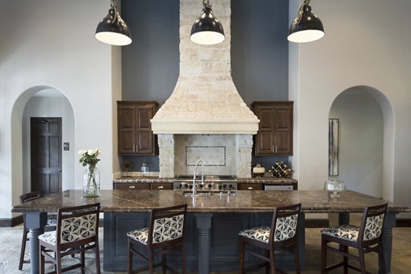 Clubhouse featuring modern design and seating at Grapevine TwentyFour 99 Apartments
