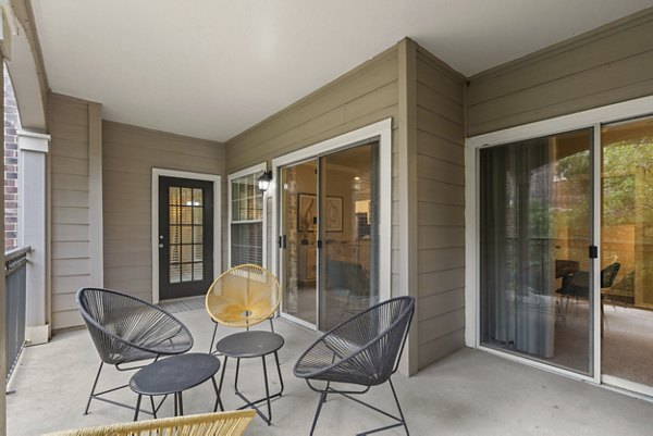 patio at Grapevine TwentyFour 99b Apartments