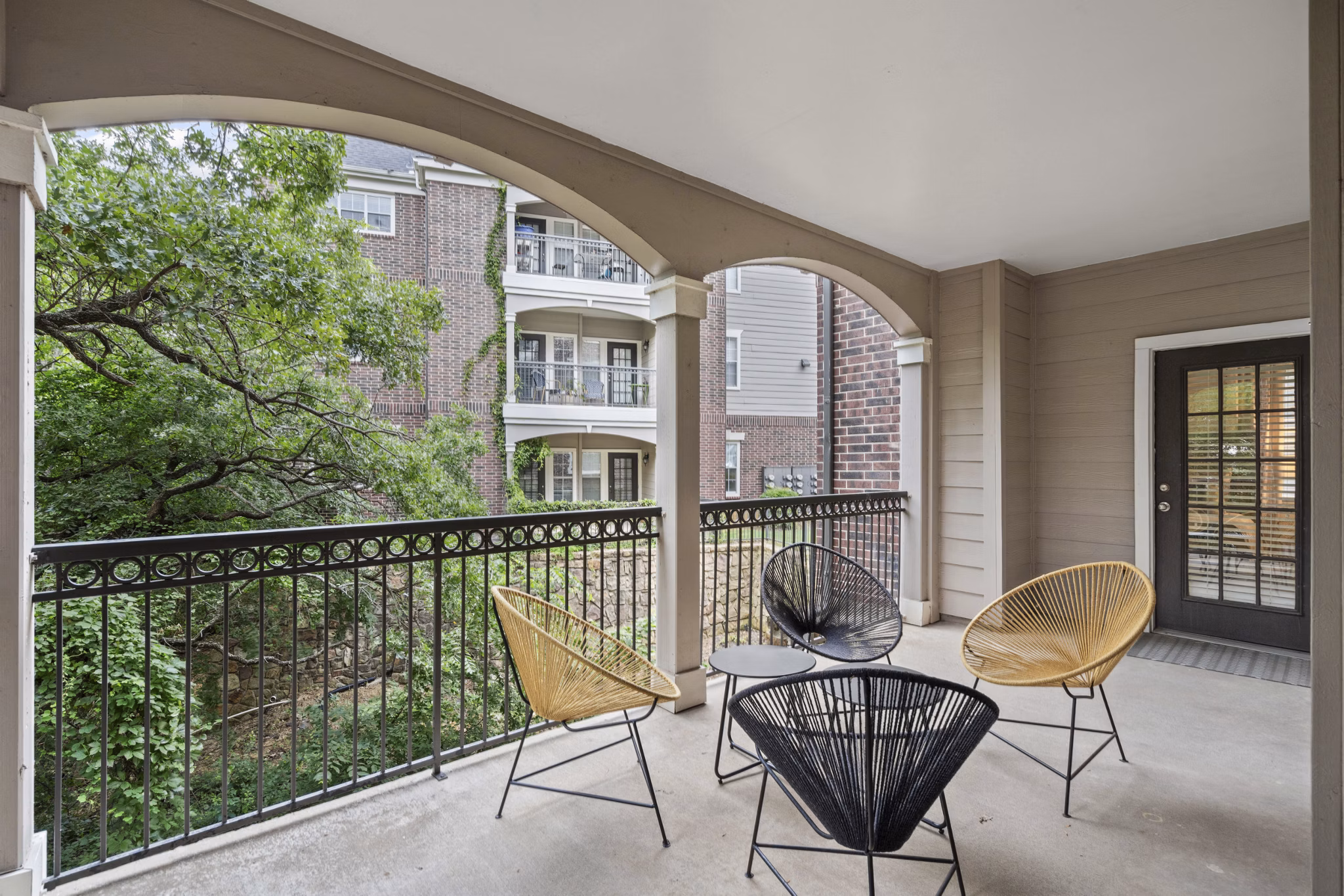 patio at Grapevine TwentyFour 99b Apartments