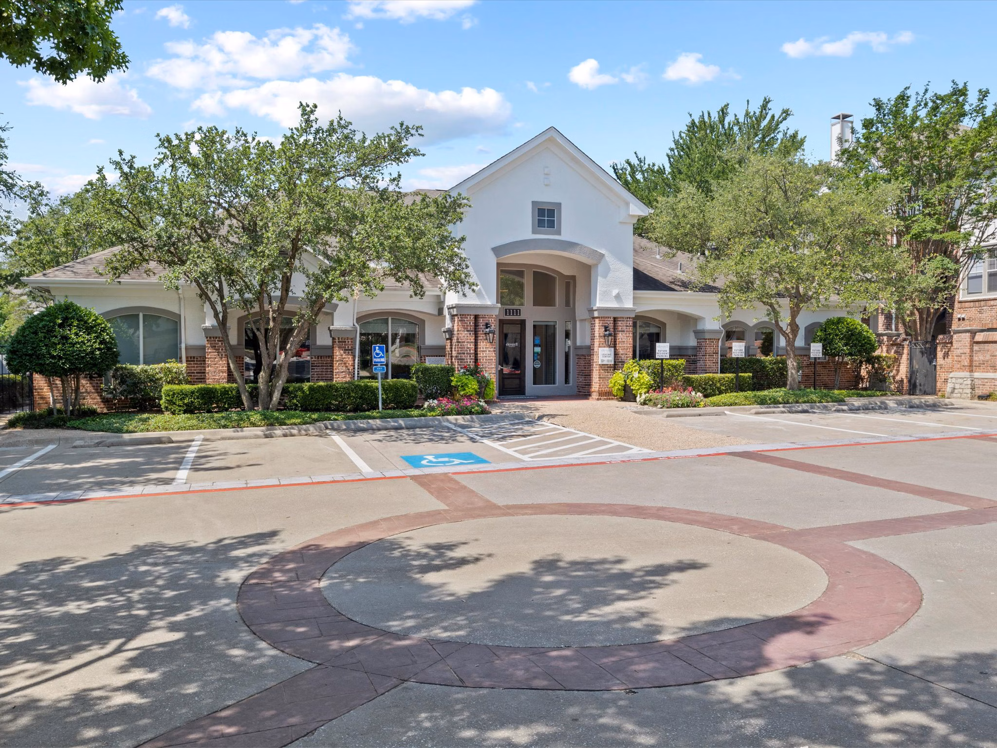 Eleven11 Lexington: Elegant of luxury apartments at Flower Mound