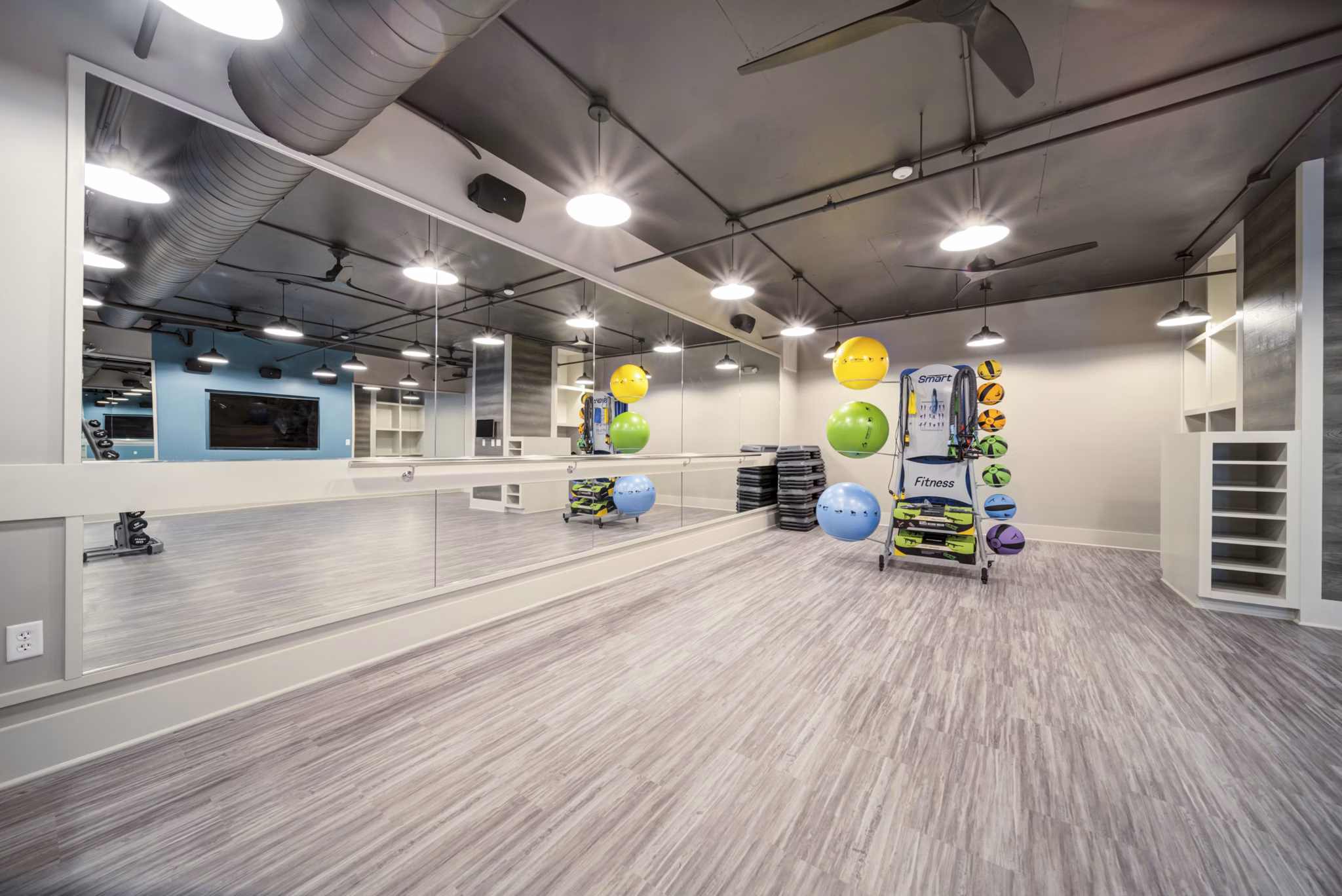 fitness center at Union Chapel Hill Apartments 