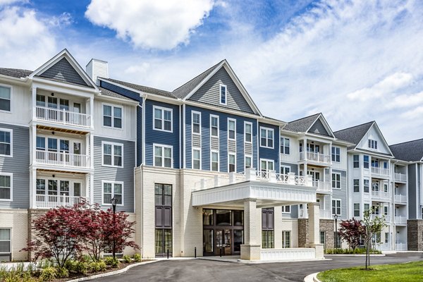 Everleigh Short Pump: Elegant building at luxury apartments in Richmond