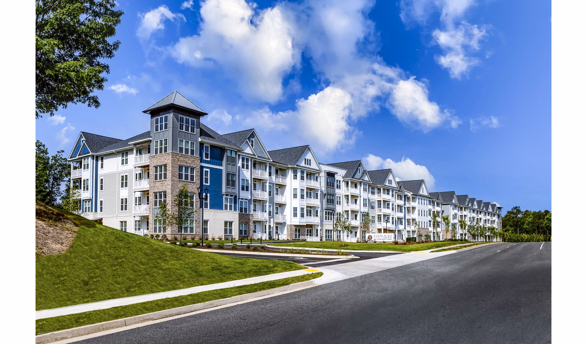 Everleigh Short Pump: Modern luxurious apartment complex in Richmond, ideal for upscale living