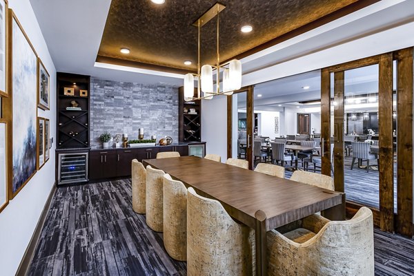 Everleigh Short Pump Apartments: Modern meeting facility with advanced amenities for residents