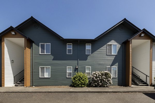 exterior at Cedar House Apartments