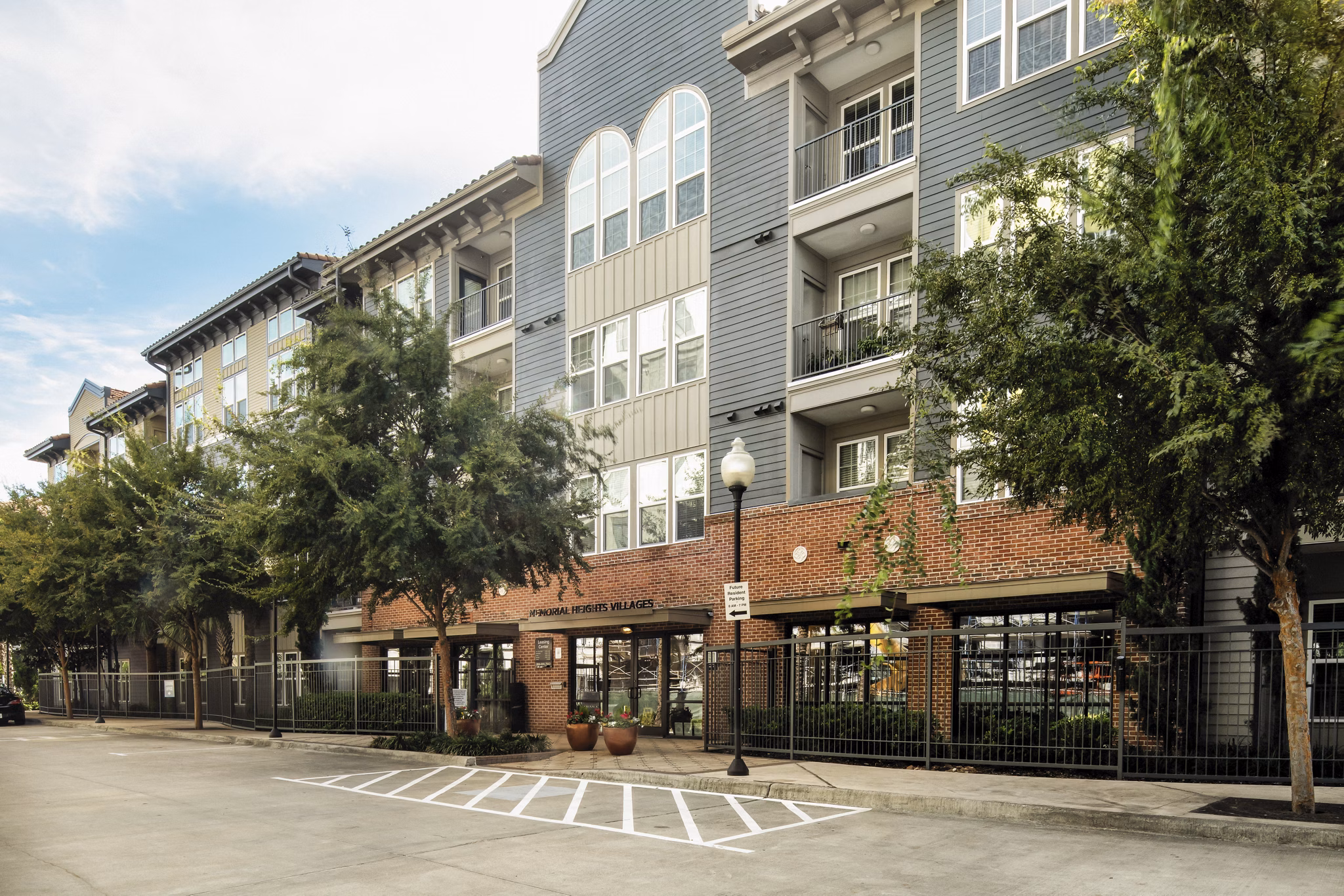 Arlo Buffalo Heights: Modern of luxury apartments in urban setting