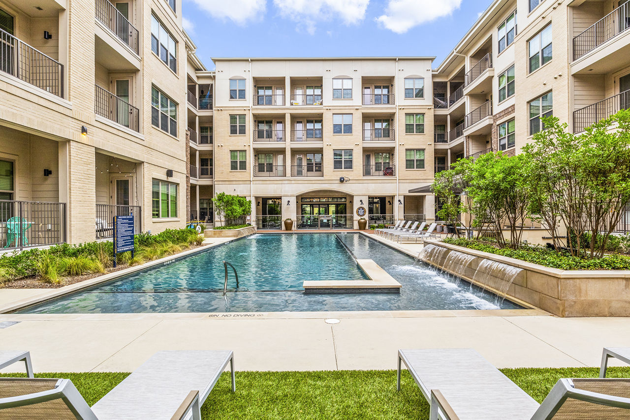 Pool at Addison Grove (4 of 4)