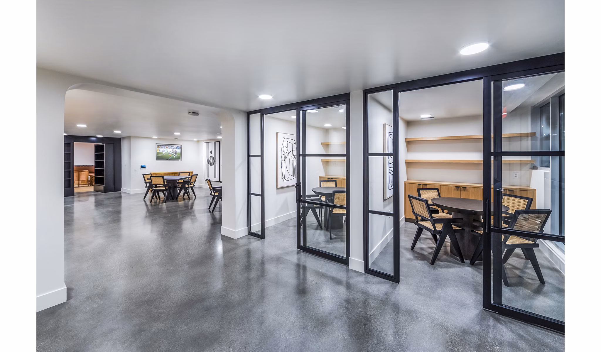 Modern meeting facility with sleek design at Be DTLA Apartments, perfect for business gatherings in Los Angeles