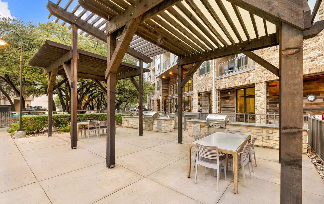 Grill area at Everleigh Lakeline