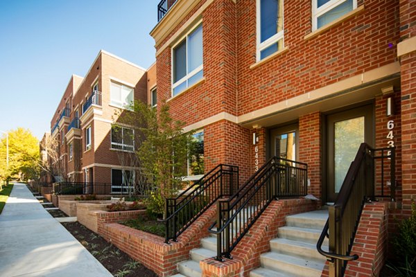 exterior at Loren Apartments