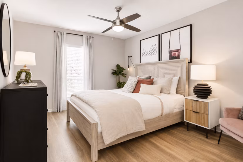 Cozy bedroom with modern decor at Avana Cumberland Apartments