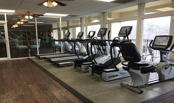 State-of-the-art fitness center at Avana Cumberland Apartments with modern equipment