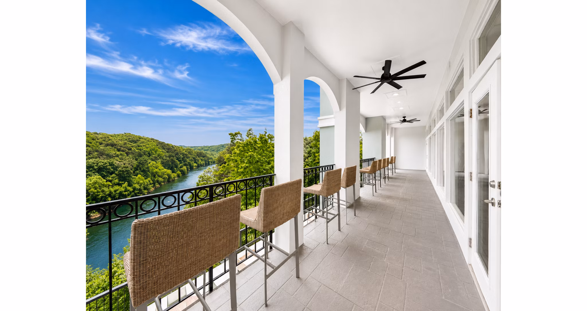 patio at Avana Cumberland Apartments 