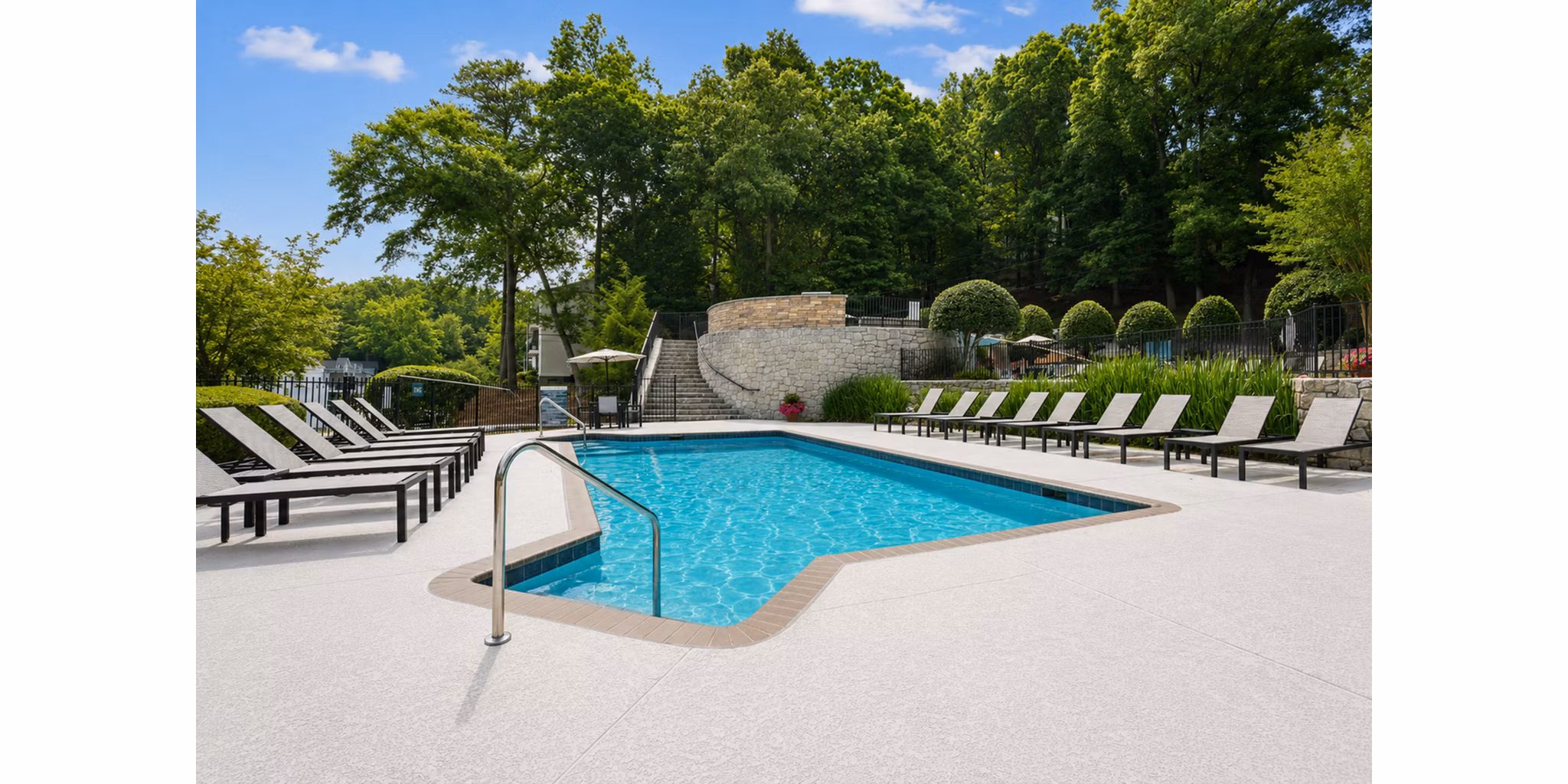 pool at Avana Cumberland Apartments 